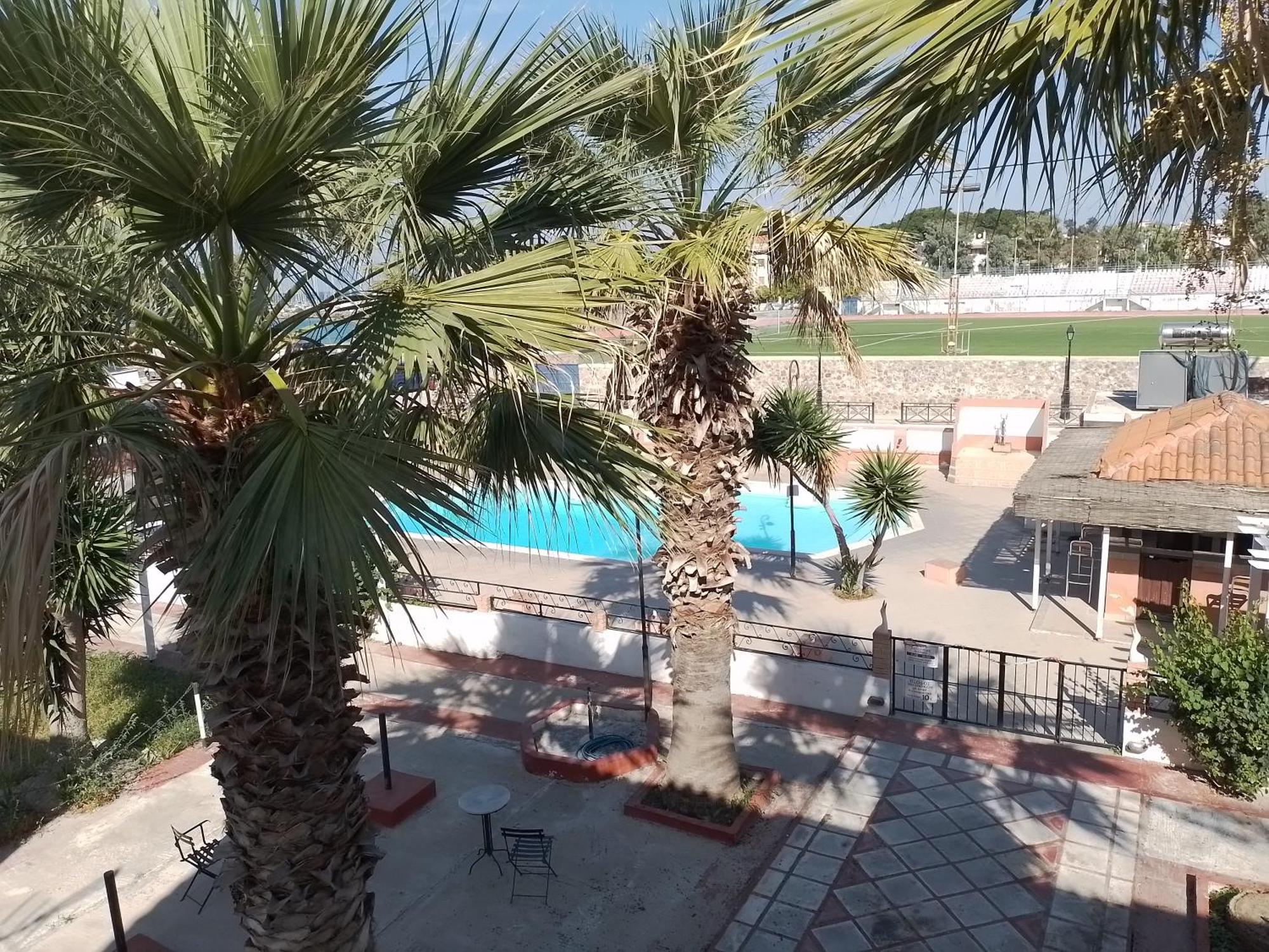 Miranta Hotel - Apartments & Studios Aegina エクステリア 写真