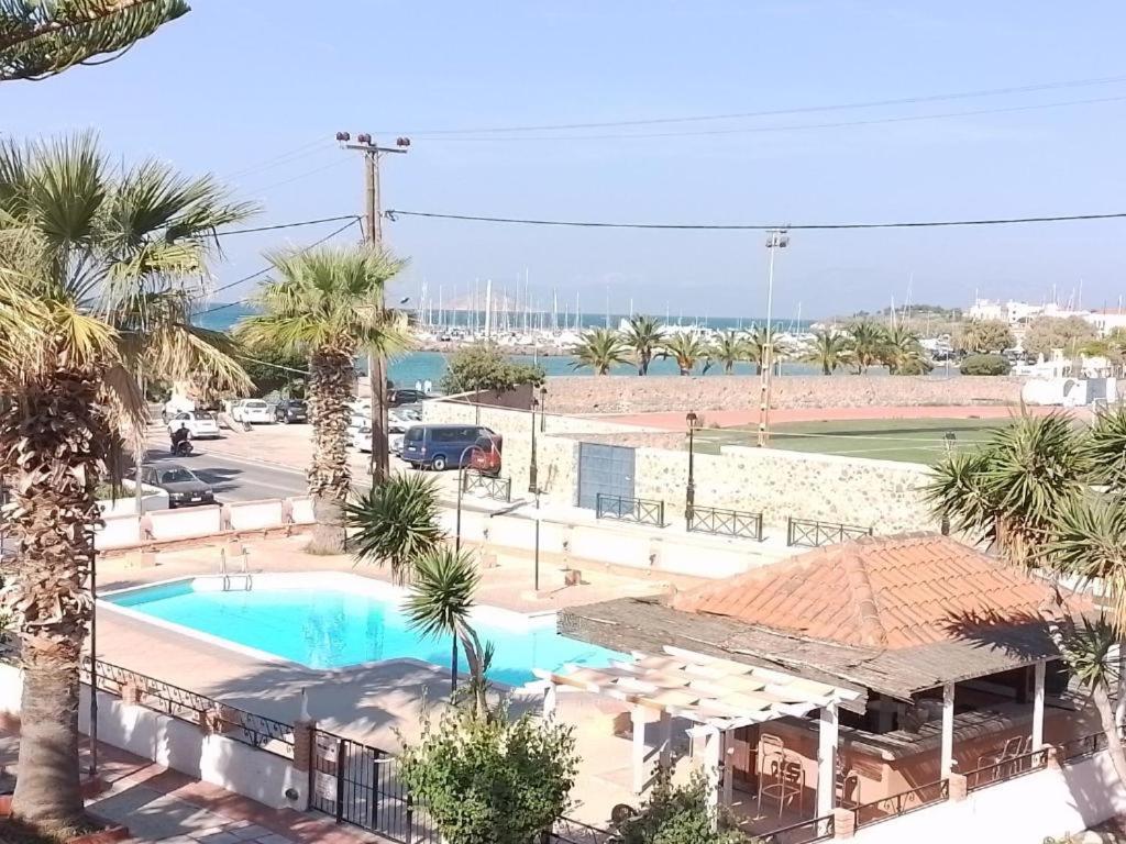 Miranta Hotel - Apartments & Studios Aegina エクステリア 写真