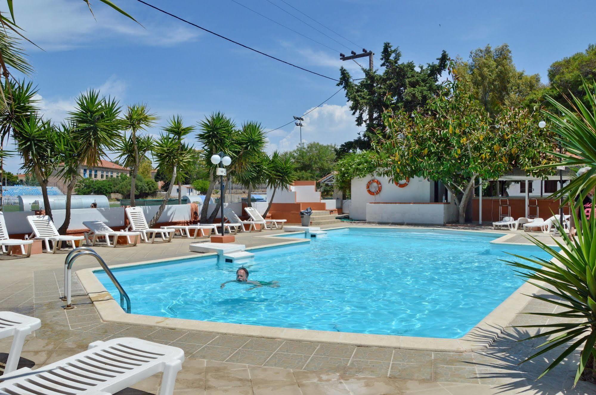 Miranta Hotel - Apartments & Studios Aegina エクステリア 写真
