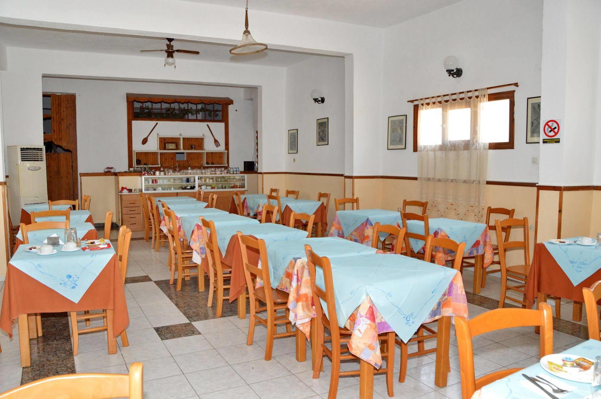Miranta Hotel - Apartments & Studios Aegina エクステリア 写真