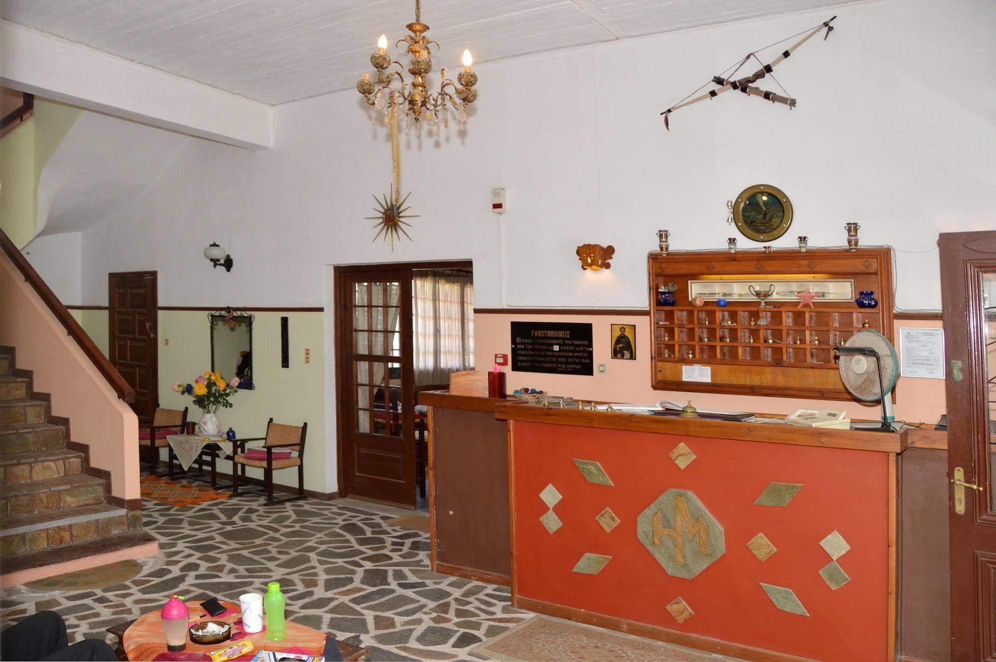Miranta Hotel - Apartments & Studios Aegina エクステリア 写真