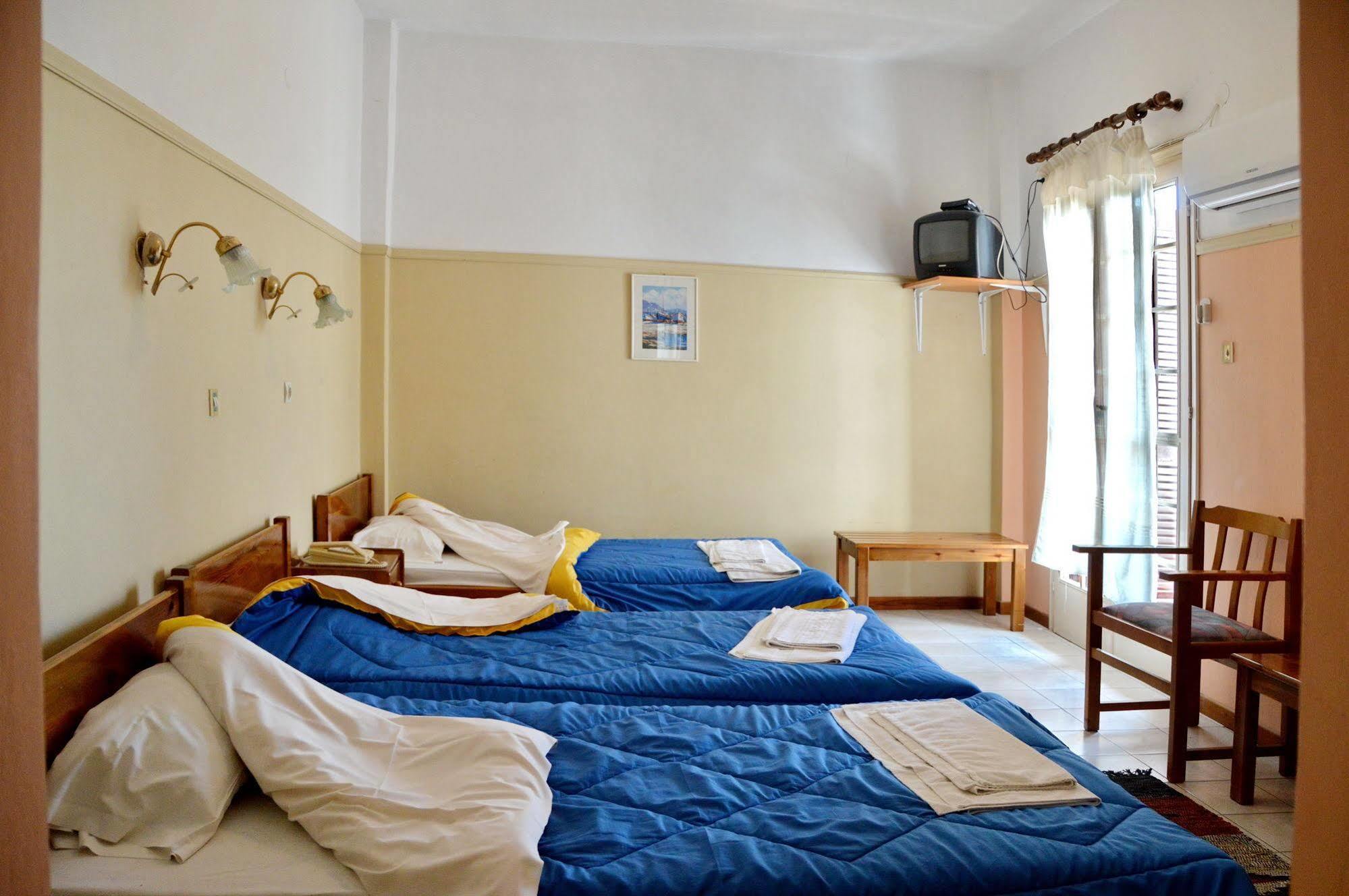Miranta Hotel - Apartments & Studios Aegina エクステリア 写真