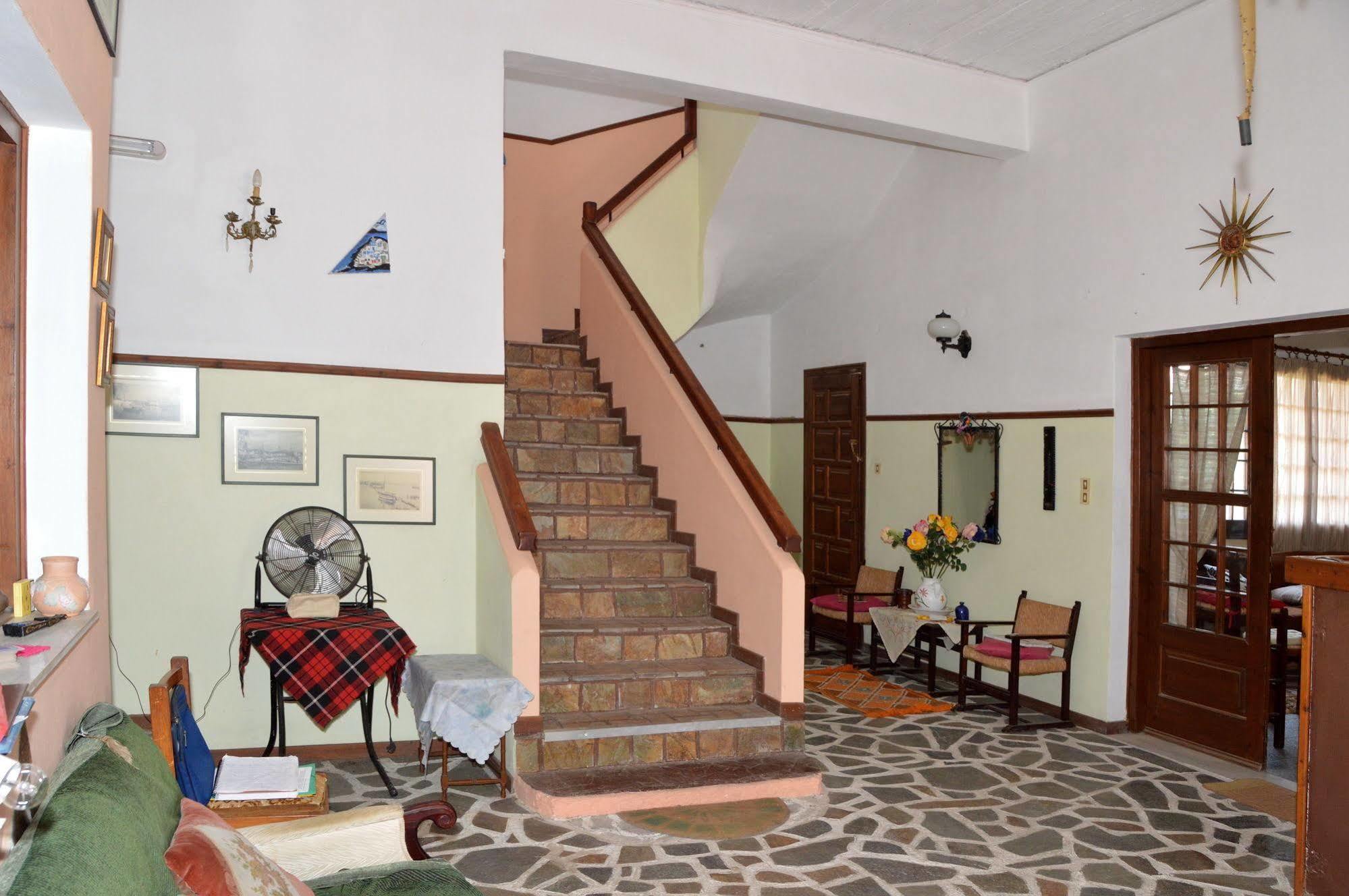 Miranta Hotel - Apartments & Studios Aegina エクステリア 写真